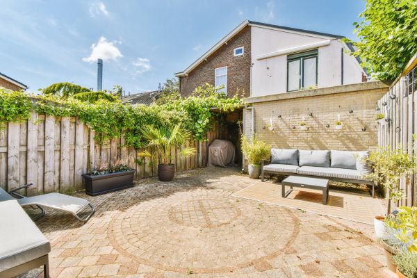 Courtyard Patio Service in Kent