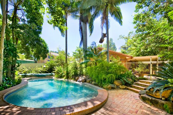 Pool Patio Paving in Kent